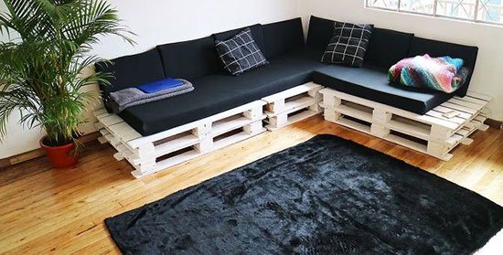 Paletová sedačka vyrobená na mieru